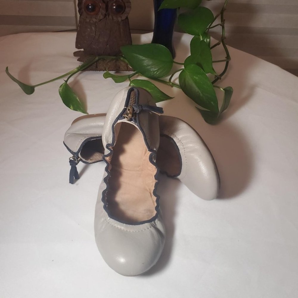 GAP Gray Black Leather Scrunch Zipper Ballet Flats Sz 8 EUC